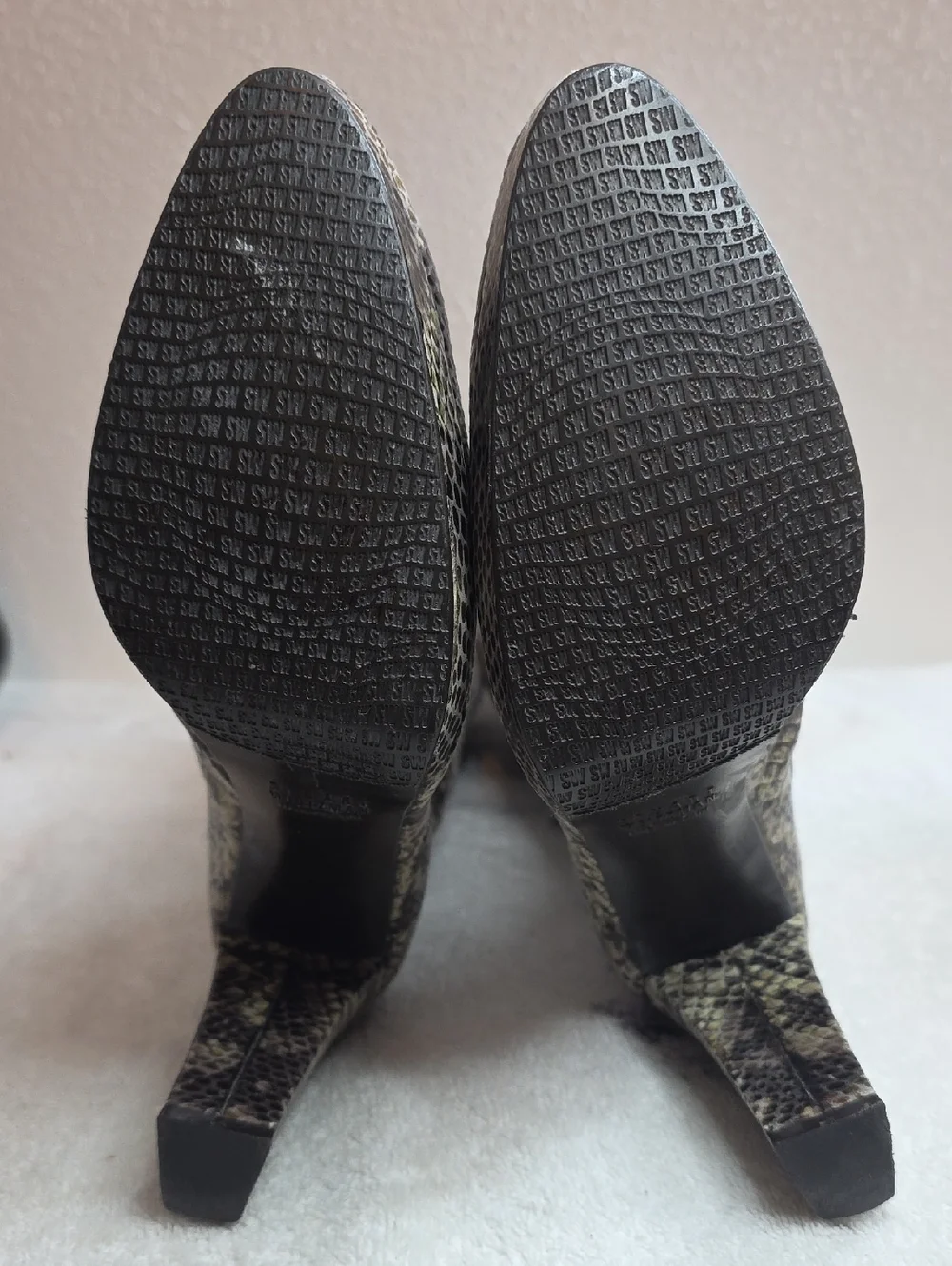 Stuart Weitzman Ladies 8.5N Knee High Tall Python Effect Boots Nice Chic Vguc